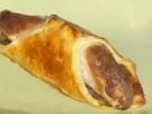 Recette Feuilleté de boudin blanc truffé aux morilles, à la confiture d'oignon et de poire