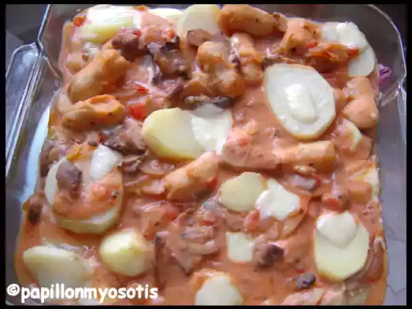 Recette Gratin de quenelles de volaille a la tomate, pommes de terre et champignons