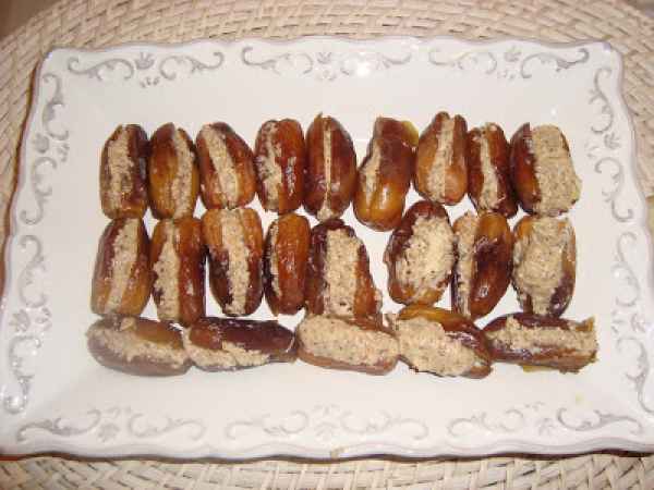 Recette de dattes fourrées à la pâte d'amande
