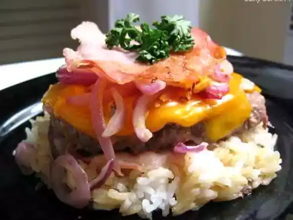 Recette Fast food chic à la maison. recette du bacon burger hyperprotéiné à demi-nu...