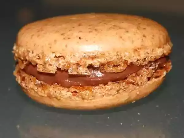 Recette Une tuerie ces macarons: praliné-chocolat