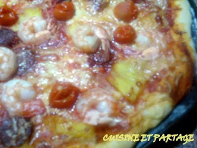 Recette Pizza crevettes/ananas/chorizo/jambon