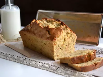 Recette Cake vitalité à la farine de kamut, aux graines de chia et aux pommes
