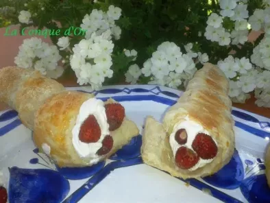 Recette Cornets de pâte feuilletée garnis de crème chantilly et fraises des bois