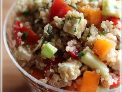 Recette Salade de quinoa avec amandes, feta et légumes