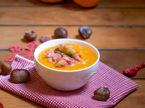 Recette Soupe potimarron, châtaignes et bacon