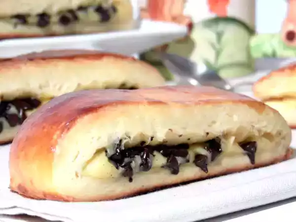 Recette Brioche suisse à la crème pâtissière et pépites de chocolat