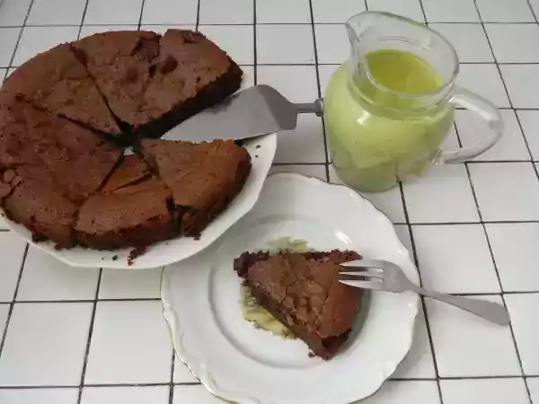 Recette Gâteau tout chocolat et sa crème anglaise à la pistache