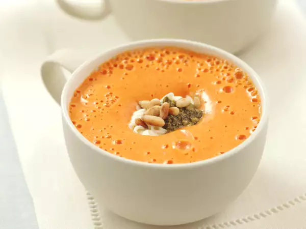 Recette Velouté de poivrons, pesto et pignons