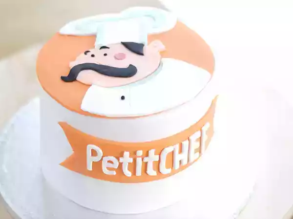 Recette Gâteau en pâte à sucre ptitchef pas à pas et en video
