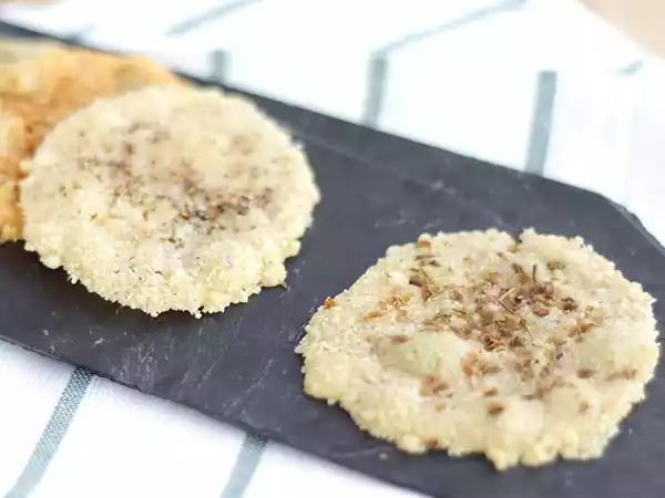 Recette Chips de parmesan aux herbes et épices