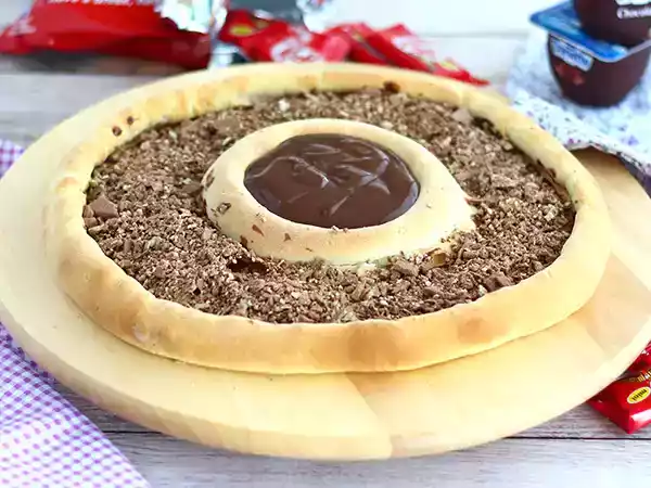Recette Pizza aux kit kat et yaourt danette au chocolat