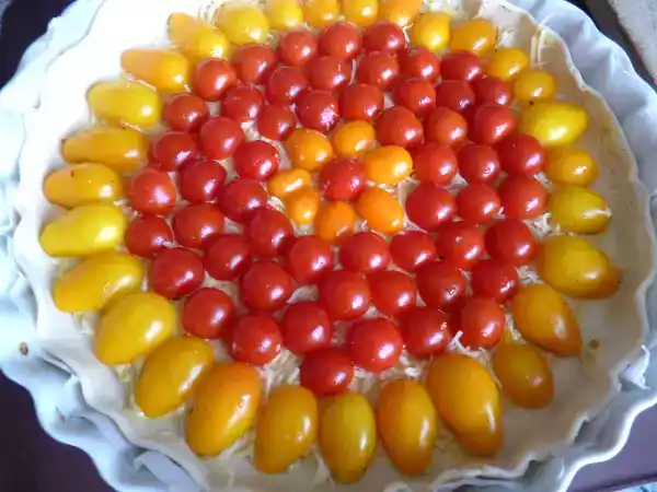Recette Tarte super facile aux tomates cerises et à la mozzarella