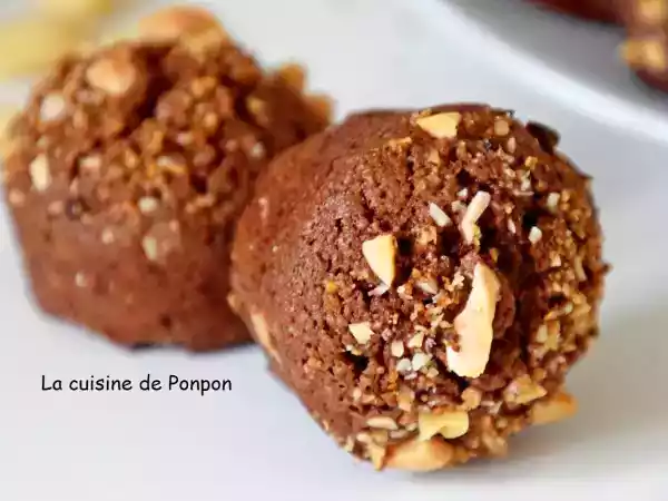 Recette Financier au chocolat garni d'amande et de pralin