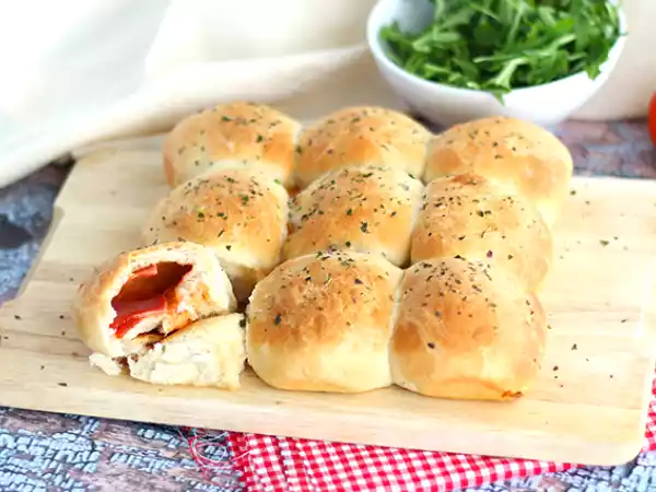 Recette Buns pizza, petits pains fourrés au jambon et au fromage