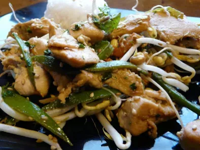Recette Wok de poulet sauté aux légumes à la citronnelle, coriandre et sésame