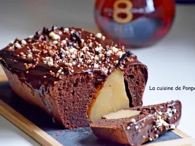 Recette Gâteau au chocolat garni poires entières parfumées à la liqueur