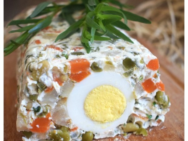 Recette Terrine de macédoine de légumes, estragon et oeufs durs