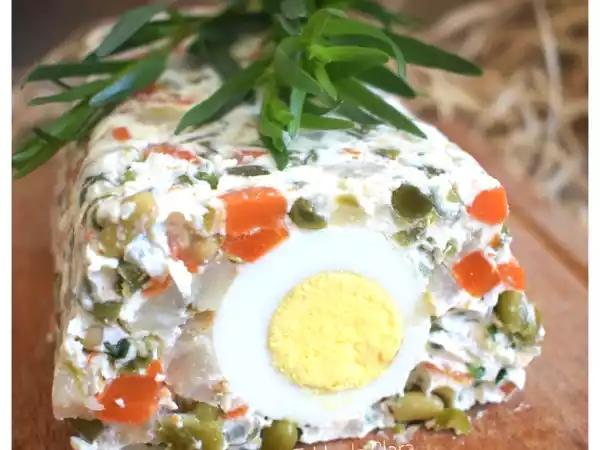 Recette Terrine de macédoine de légumes, estragon et oeufs durs