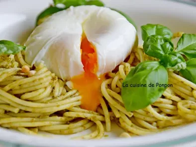 Recette Spaghetti au pesto et oeuf poché, végétarien