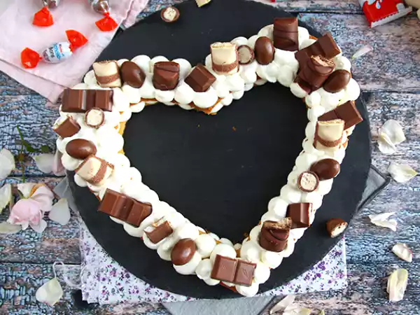 Recette Heart cake au kinder - tarte cœur au kinder pour la saint valentin