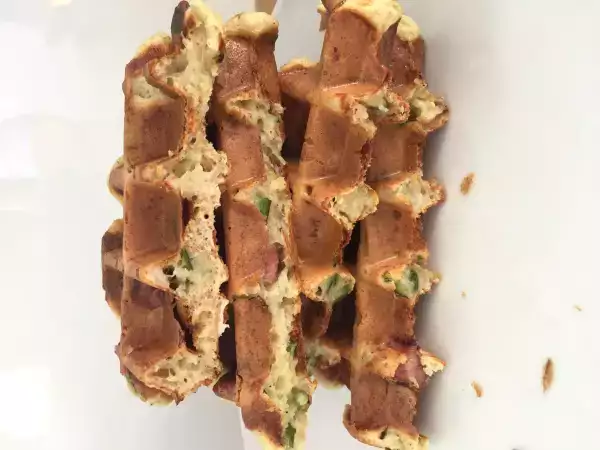 Recette Gaufres salées à la courgette, au chèvre et aux lardons fumés
