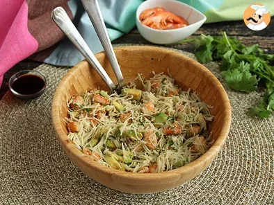 Recette Salade de vermicelles, crevettes, avocat, oeuf et coriandre