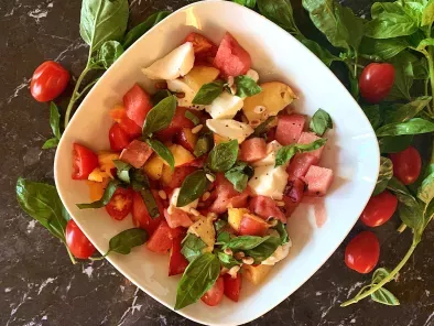 Recette Salade estivale à la pastèque, tomate et brugnon