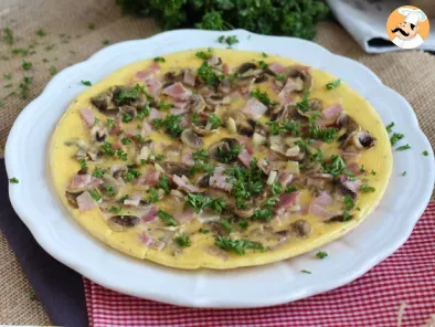 Recette Omelette hyper simple aux champignons, jambon et persil