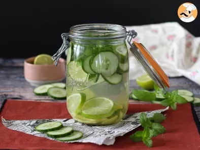 Recette Eau aromatisée maison au concombre, citron vert, menthe et gingembre