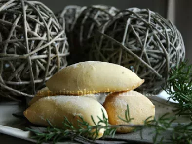 Recette Petits pains au romarin et à l'huile d'olive, ultra supra moelleux !!