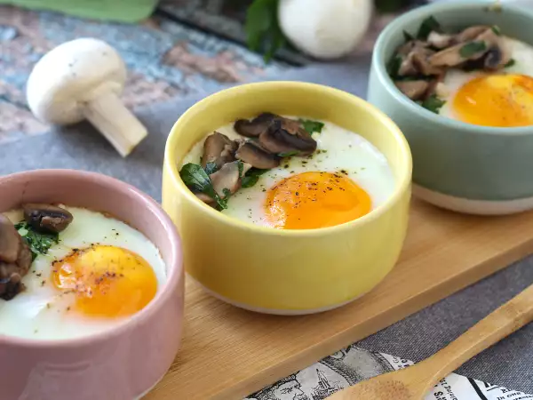 Recette Œufs cocotte aux champignons : la recette express et ultra réconfortante!