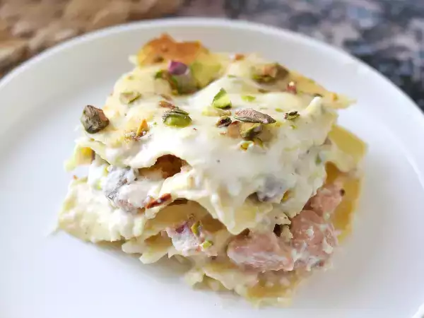 Recette Lasagnes au saumon, à la burrata et aux pistaches