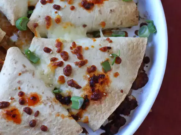 Recette Tortillas garnies façon quesadillas au four avec une garniture au bœuf épicé