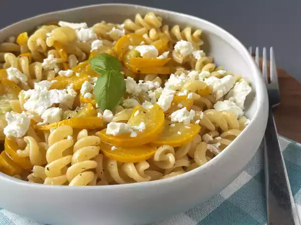 Recette Pâtes aux courgettes jaunes et à la fêta
