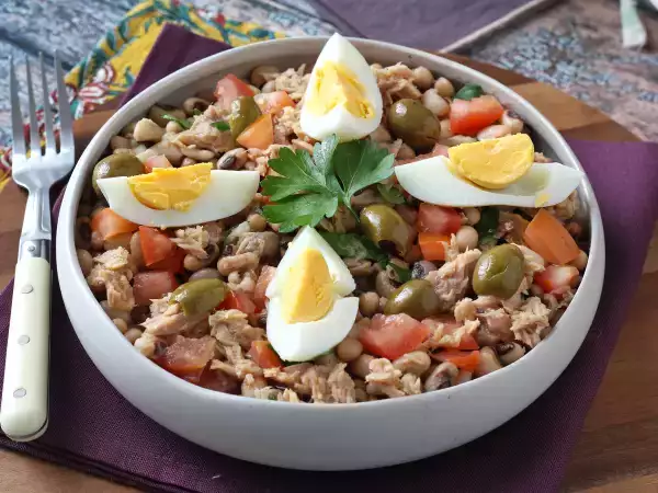 Recette Salade de niébé (haricots cornille) au thon, œufs et olives : le classique portugais !