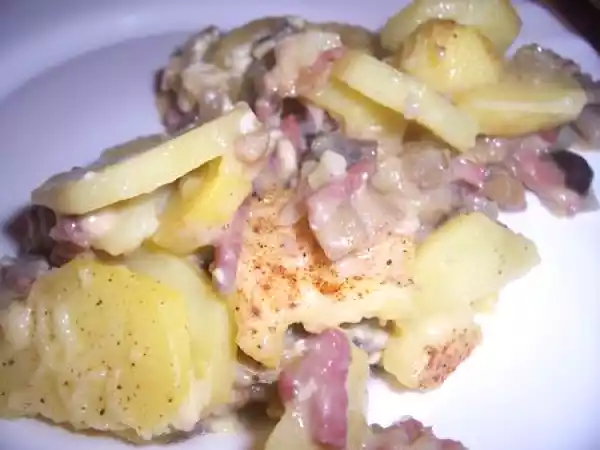 Recette Gratin de pommes de terre à l'aubergine et au jambon