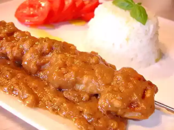 Recette Brochettes de poulet a la sauce satay