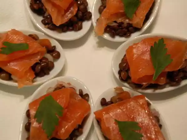 Recette Saumon fumé, lit de lentilles vertes