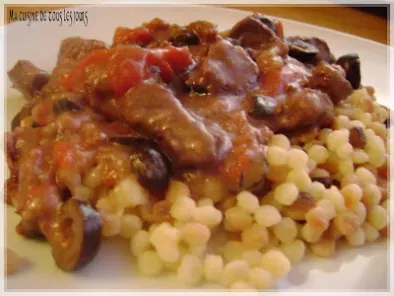 Recette Mijoté de boeuf aux tomates et aux olives sur fregola