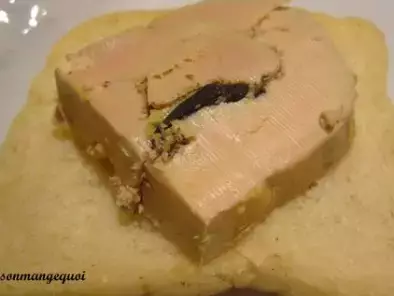 Recette Terrine de foie gras de canard mi cuit truffé à la truffe noire fraiche