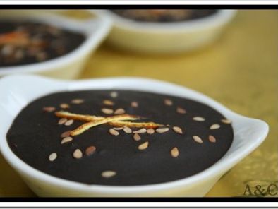 Recette Mignardises pour accompagner le café : crème d' orange en croûte de chocolat