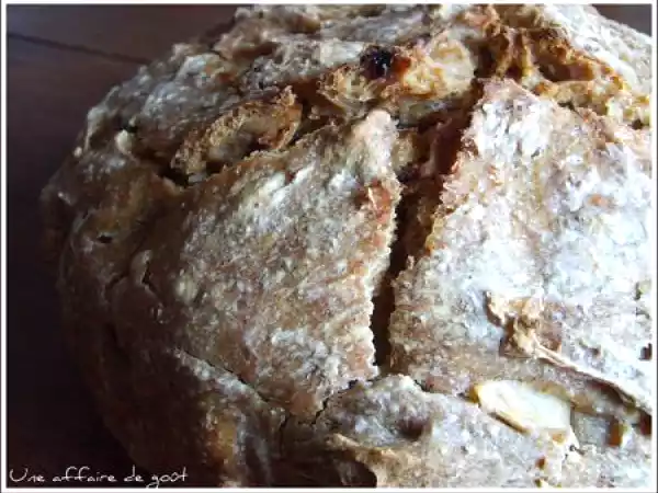 Recette Pain au son et aux pommes, raisins secs et cannelle