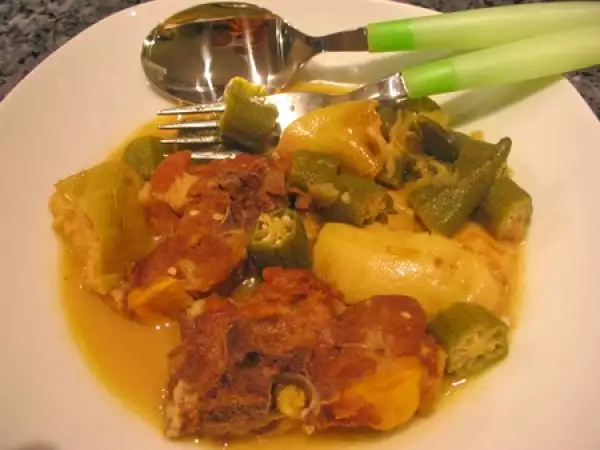 Recette Tagine d'agneau aux coings et aux gombos pour lavande de ligne et papilles