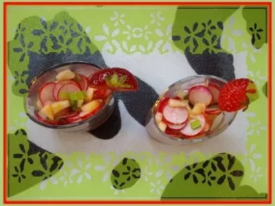 Recette Verrine aux pommes, radis et basilic, vinaigrette à la fraise