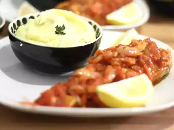 Recette Rougets à la sauce tomate & purée parfumée au thym