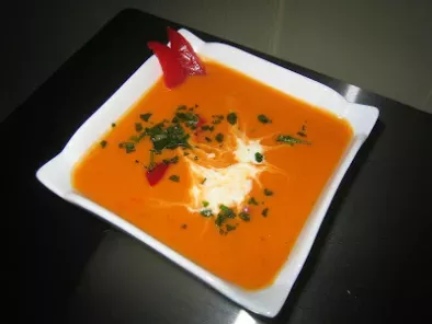 Recette Soupe aux poivrons rouges, boursin ail et fines herbes!!!