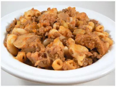 Recette Macaroni à la viande et aux saucisses italiennes