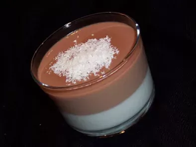 Recette Double panna cotta : noix de coco & chocolat au lait