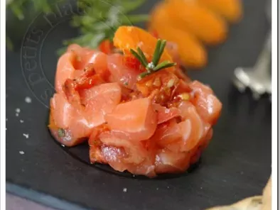 Recette Tartare de saumon, tomates confites et clémentines